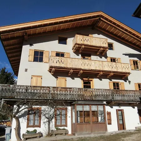 Ampezzo شقة