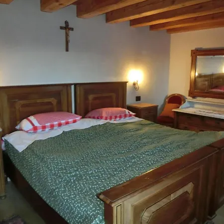 Ampezzo شقة